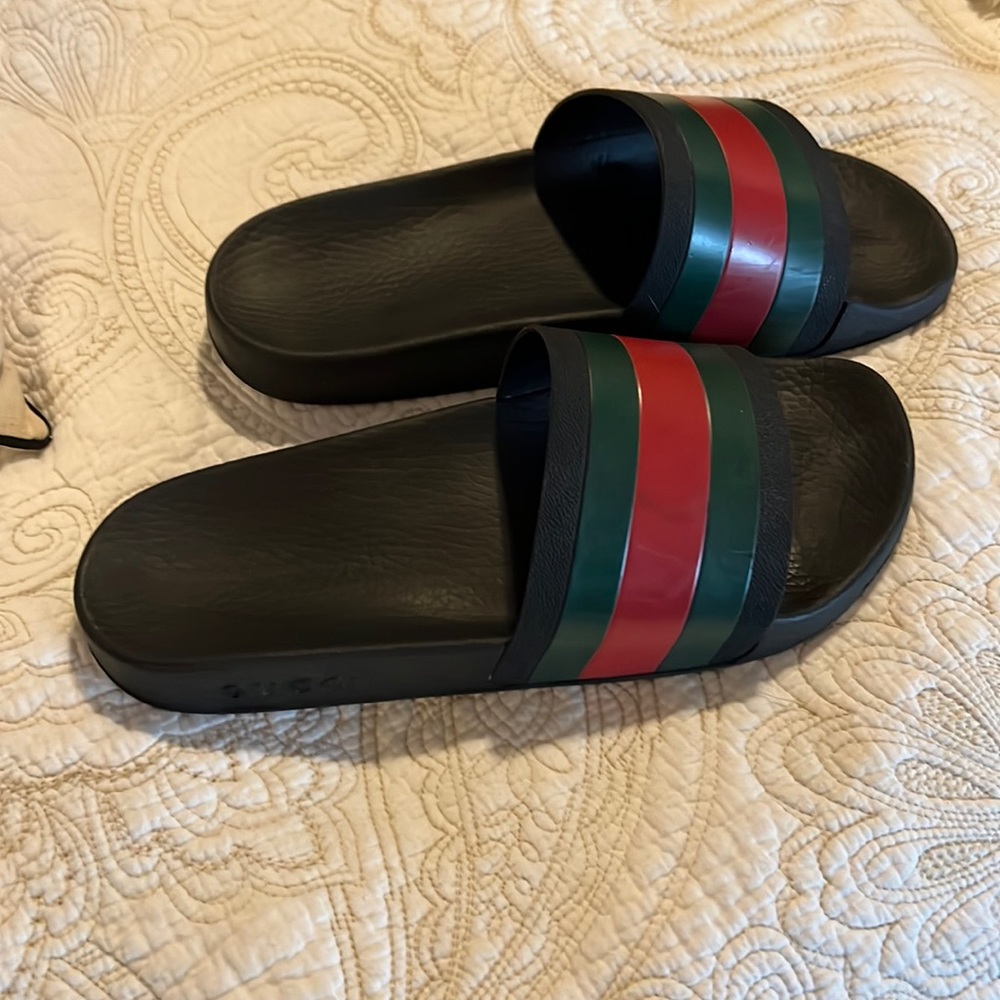 72 Sport Mens Gucci slides. Size 9